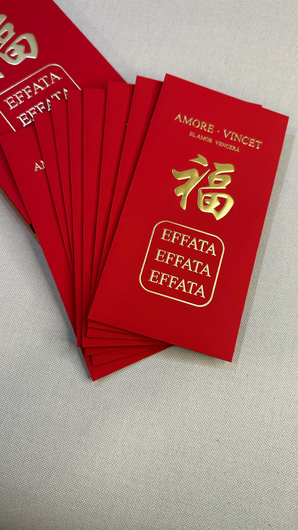 HONGBAO LOVE RITUAL - CASE WITH 8 RED ENVELOPES