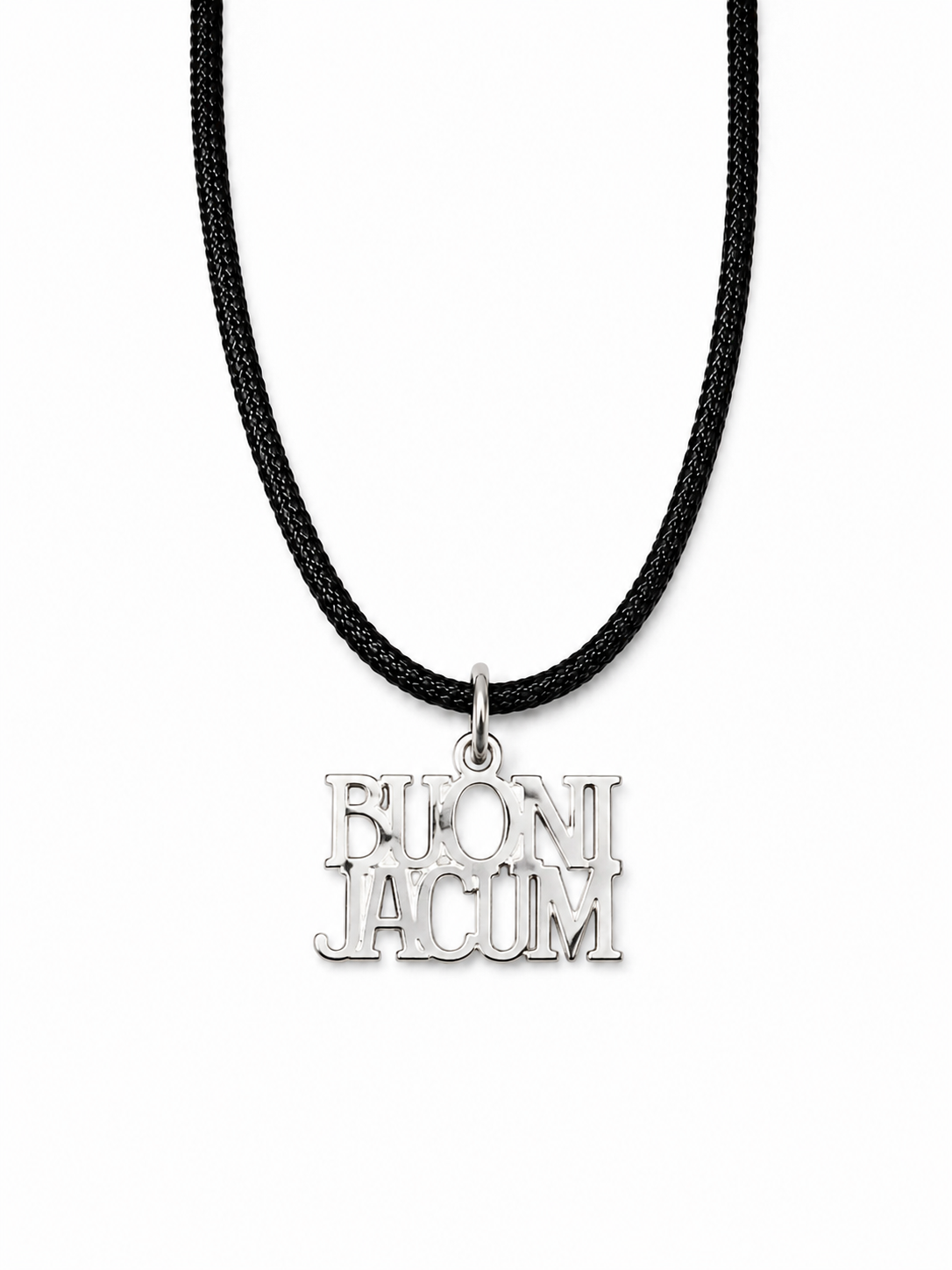 Colgante BUONI JACUM de plata de ley 925 con cordón negro ajustable sobre fondo blanco.
