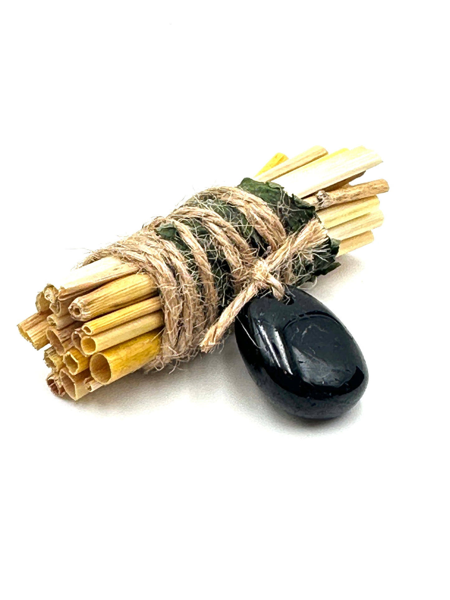 CUARZO TURMALINADO + "HENO DE LA CAMA DE LA VIRGEN MARÍA"