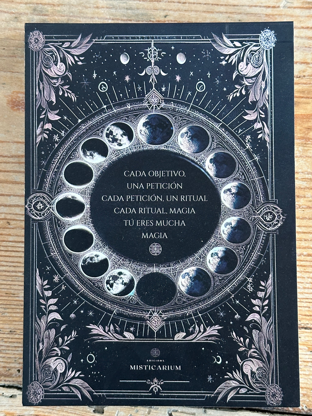 LIBRETA DE LOS RITUALES DE LAS 25 LUNAS - Libro de hojas de peticiones para rituales a la luna.