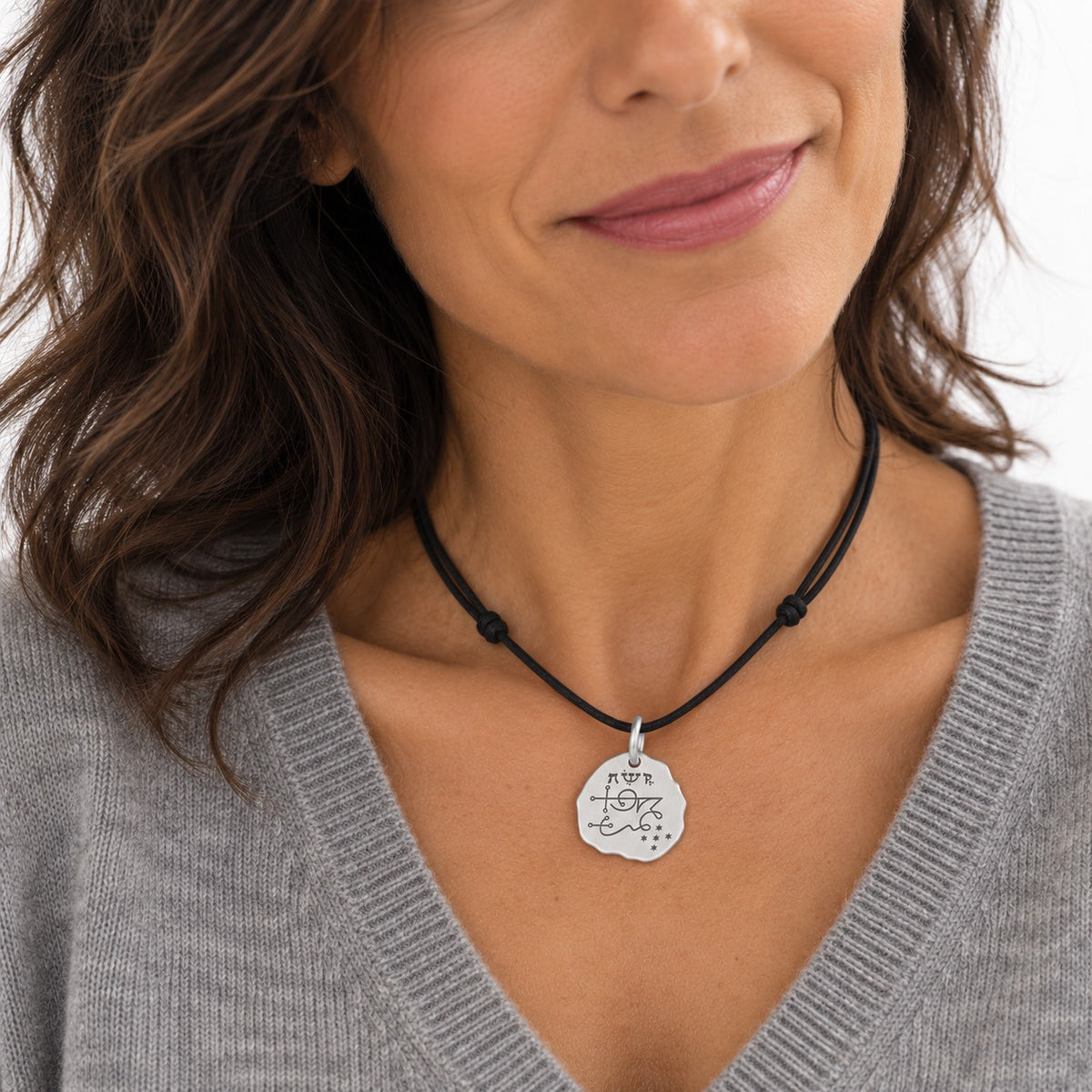 Colgante de Plata Monaschim · Equilibrio y Armonía